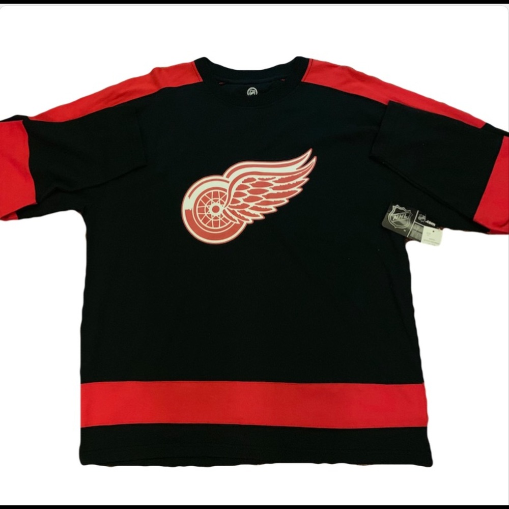Official NHL Red wings long sleeve shirt